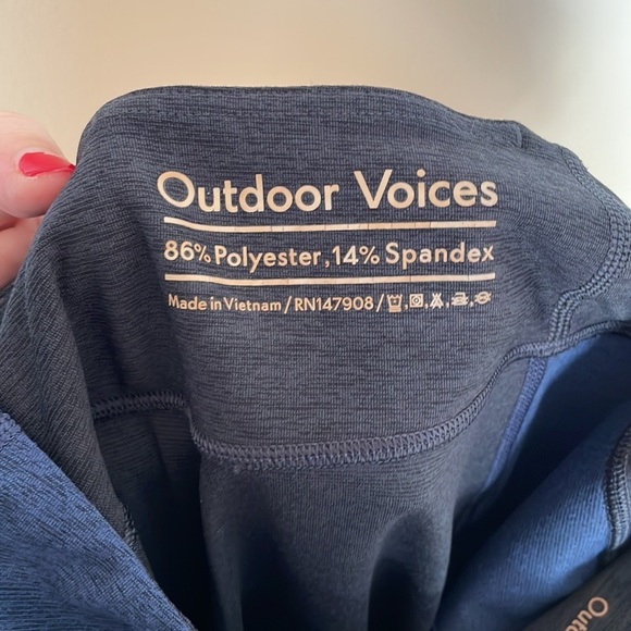 Outdoor Voices Two Tone Black & Blue High Rise Leggings - Picture 6 of 7